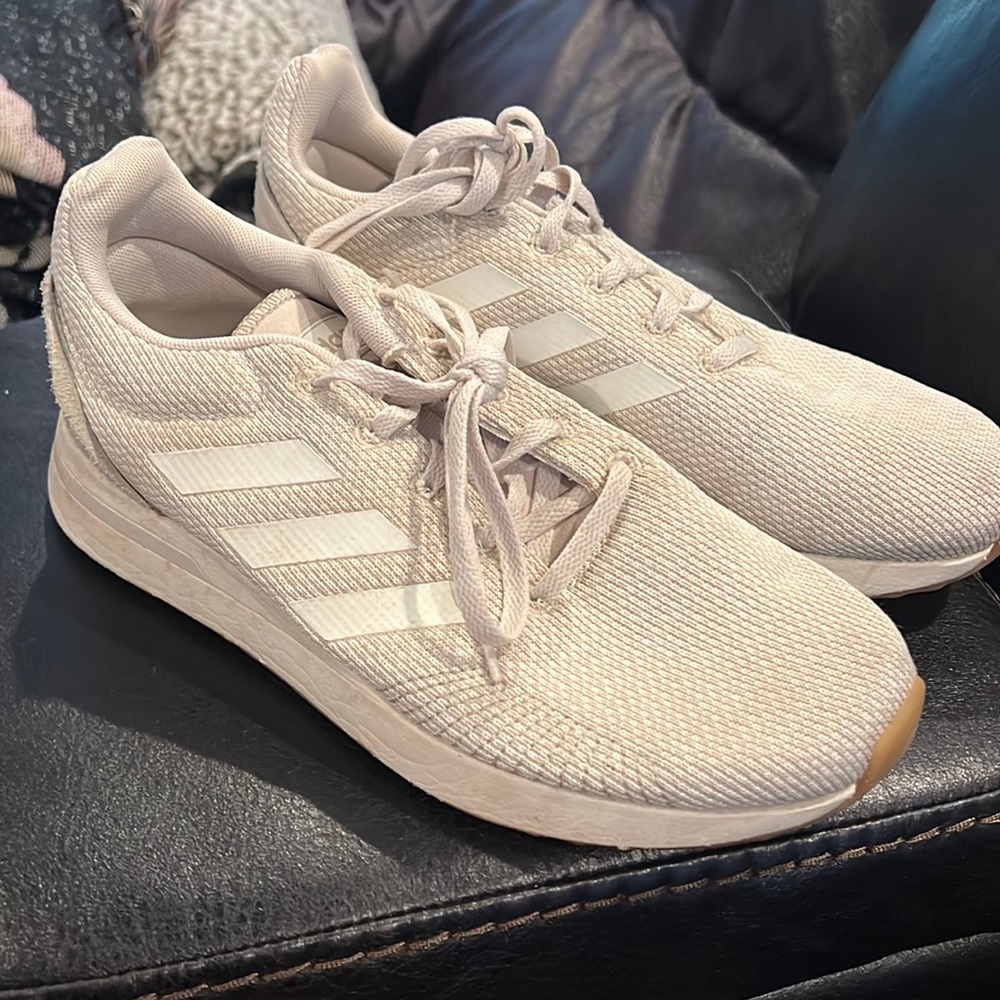 Adidas Tennis Shoes